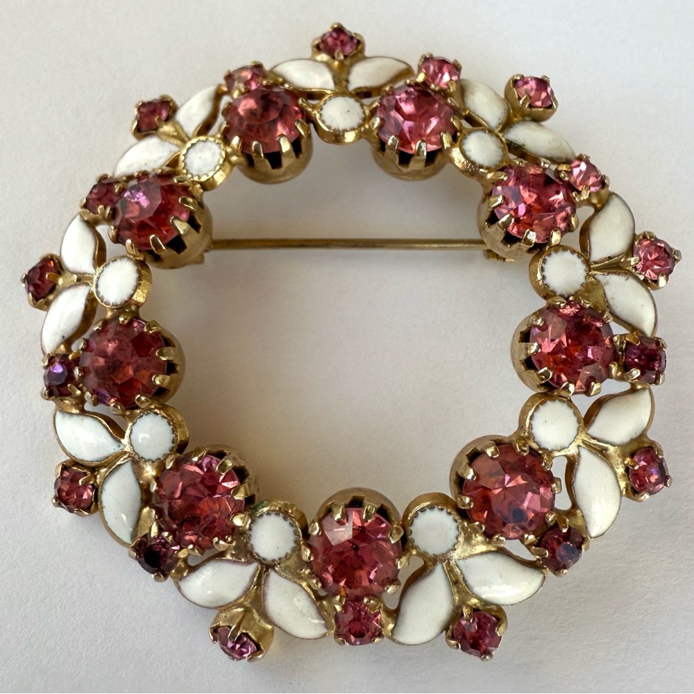Vintage Pink Glass Rhinestone & White Enamel Floral Wreath Brooch 2” - Picture 2 of 7